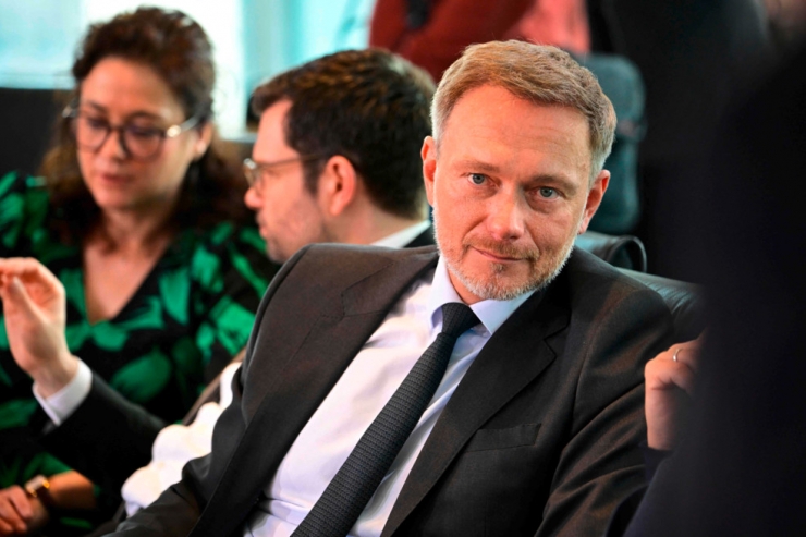 Deutschland / SPD und Grüne lehnen Sozialkürzungen ab