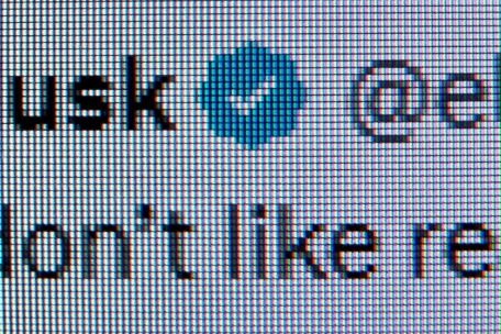 Social Media / Twitter entfernt im großen Stil den blauen Haken – auch bei Trump, Gates, Gaga