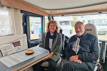 Jim und Fran&ccedil;oise verkauften ihren Vier-Tonner