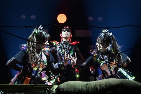 Interview / Babymetal: „Grenzen von Musikgenres zu sprengen, ist das, was wir am besten können“