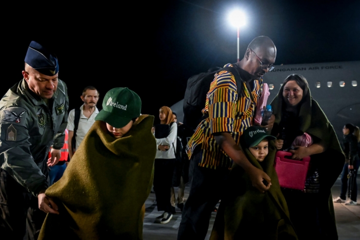 Evakuierungsmission läuft / Kämpfe im Sudan trotz vereinbarter Waffenruhe