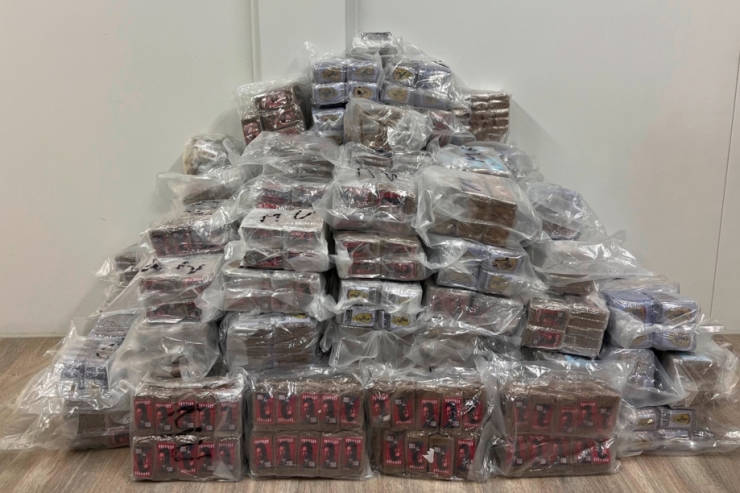 Zoll / Kiloweise Rauschgift sichergestellt und Drogenschmuggler verhaftet