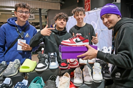 F&uuml;r manche der jungen Menschen sind die Sneakers richtige Wertanlagen