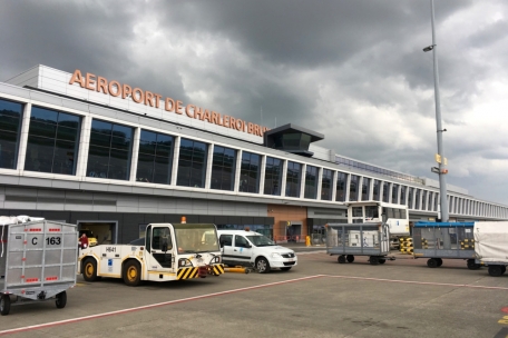 Charleroi / Leiche von Spanier in Auto mit Luxemburger Kennzeichen am Flughafenparkplatz gefunden