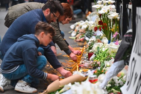 Gesellschaft / Nach Schüler-Amoklauf: Serbien trauert und hadert mit sich selbst
