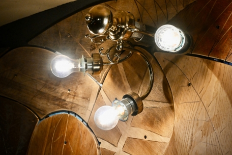 Die komplette Einrichtung besteht aus upgecycelten M&ouml;beln