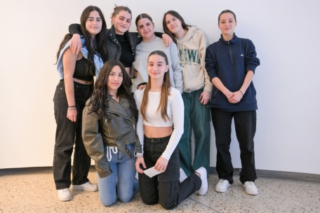 Die sieben Sch&uuml;lerinnen der 3e GSOF haben Spenden f&uuml;r die Erdbebenopfer in der T&uuml;rkei und in Syrien gesammelt