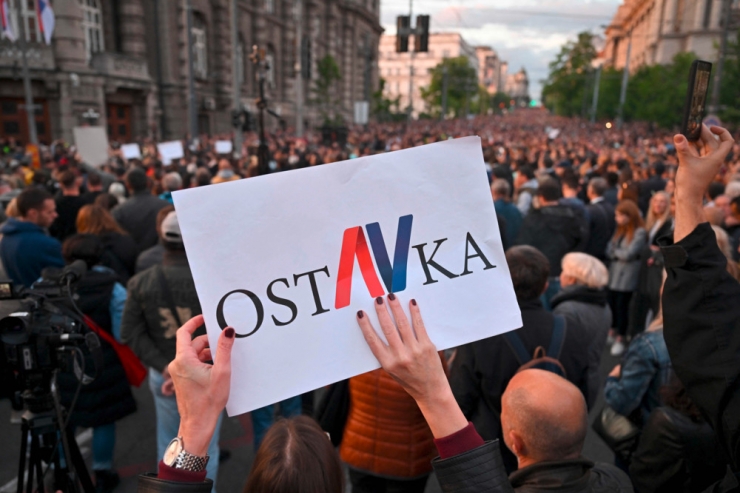 Serbien / Proteste nach Amoklauf-Tragödien gegen Gewalt – und gegen Vucic