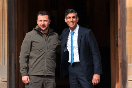 Großbritannien  / Sunak sagt Ukraine weitere Unterstützung zu – doch innenpolitisch steigt der Druck