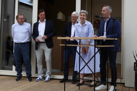 Kulturministerin Sam Tanson (2.v.r.)&nbsp; wohnte der offiziellen Er&ouml;ffnung des neuen Geb&auml;udes bei