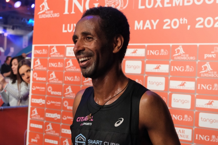 ING Night Marathon / Halbmarathon: Schnell, schneller, Yonas Kinde