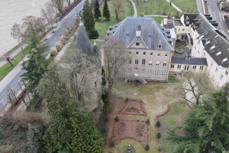 Interessent gesucht / Als Ganzes oder in Teilen: Schloss Schengen ist zu vermieten