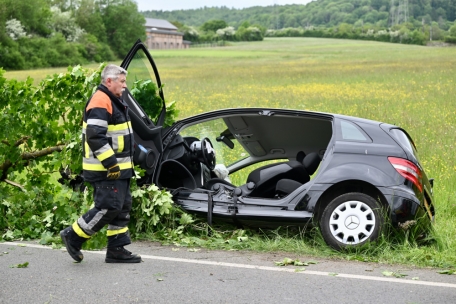 Niederkorn / Auto von der Straße abgekommen und im Graben gelandet
