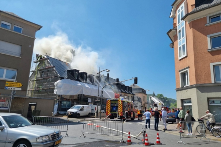 Baustelle / CGDIS rückt wegen Dachbrand in Echternach aus