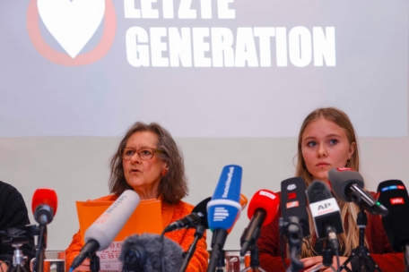 Deutschland / „Letzte Generation“ wehrt sich gegen groß angelegte Razzia