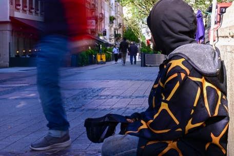 Gesellschaft / Düdelingen will das Bettelverbot kippen, Diekirch schwankt und Ettelbrück bleibt hart