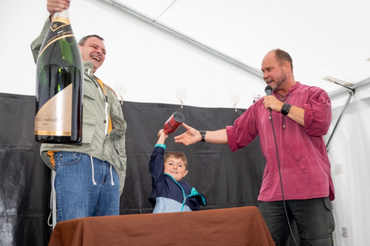 Kostenlose Spiele / Dosenwerfen, Rosen und Knollennasen: Lasauvage lädt zur „Kiermes wéi fréier“ ein