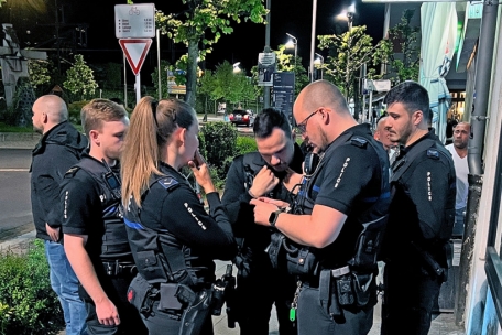 Mehrere Escher Patrouillen schauen in der rue de la Gare nach dem Rechten