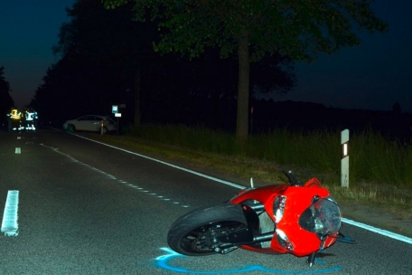 Polizei  / Zwei Tote bei zwei Unfällen am Samstagabend – ein 14-Jähriger und ein Motorradfahrer sterben