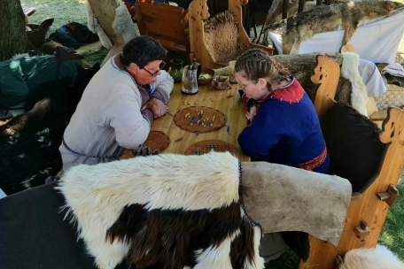 Useldingen / Wer hat an der Uhr gedreht? Mittelalterfest lockt Tausende Besucher 