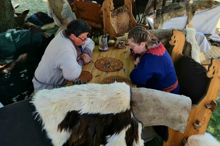 Useldingen / Wer hat an der Uhr gedreht? Mittelalterfest lockt Tausende Besucher 