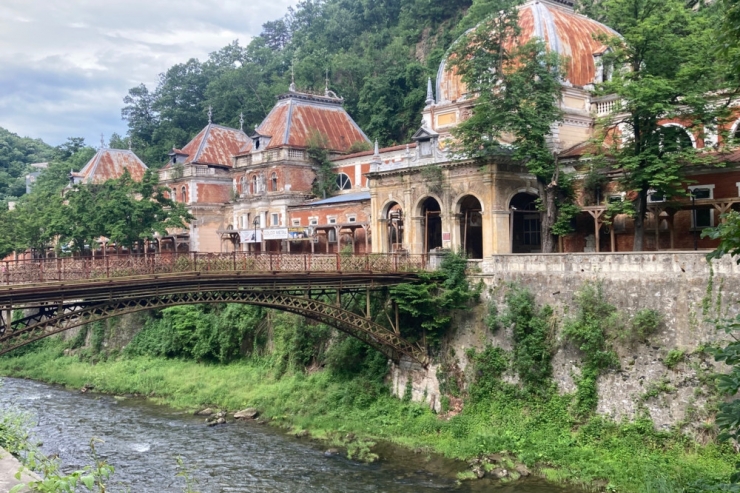 Rumänien / Für Sissis Lieblingsbad: Architekten wollen Kaiserbad in Baile Herculane retten