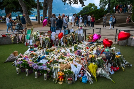 Frankreich / Täter nach Messerattacke auf Kinderspielplatz in U-Haft – alle Opfer sind außer Lebensgefahr