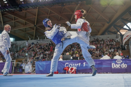 Isabelle Faber (in Blau) musste das Turnier nach dem ersten Kampf verlassen