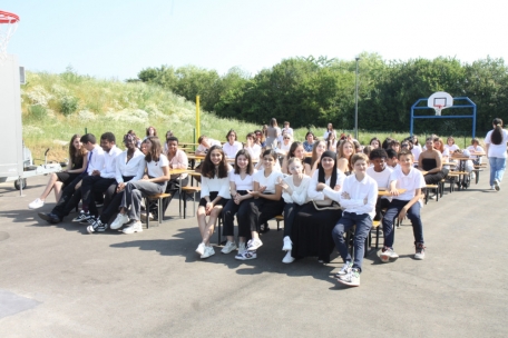 EIDE / 85 Kinder aus der Ukraine werden im neuen Modulbau „Op de Fléierchen“ unterrichtet