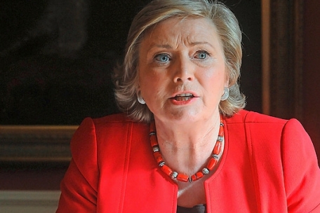 Frances Fitzgerald (Fine Gael) est députée européenne du groupe PPE