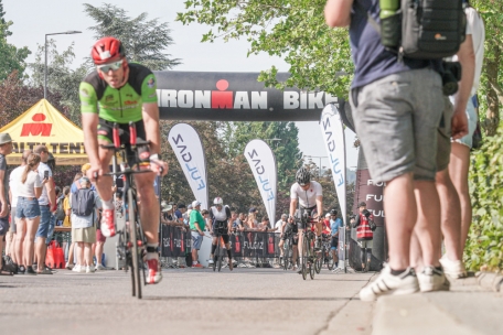 Mehr als 2.500 Triathleten nahmen dieses Jahr am Ironman teil
