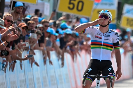 Tour de Suisse / „Das war für Gino“: Evenepoel widmet Etappensieg dem gestorbenen Mäder – Skjelmose gewinnt