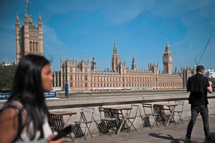 Untersuchungsbericht / Britisches Parlament stimmt über Lügenaffäre ab: Johnson abgewatscht, Sunak blamiert