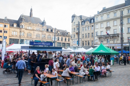 Feiertage in Esch / Nationalfeiertag und „São João“: vier Tage viel los auf dem Rathausplatz