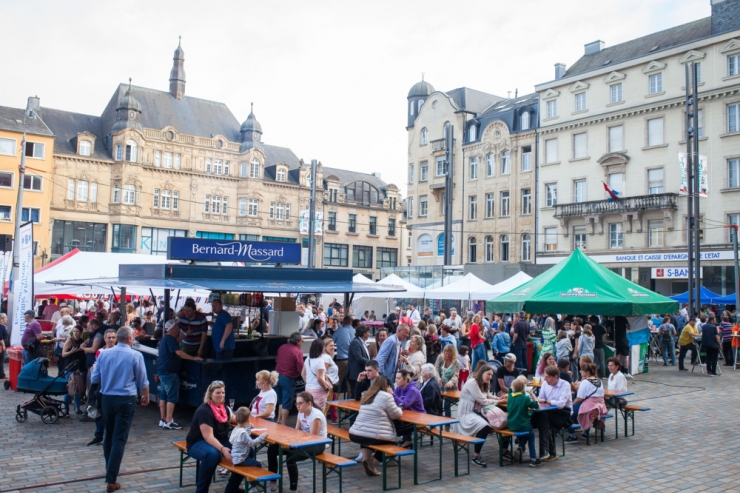 Feiertage in Esch / Nationalfeiertag und „São João“: vier Tage viel los auf dem Rathausplatz