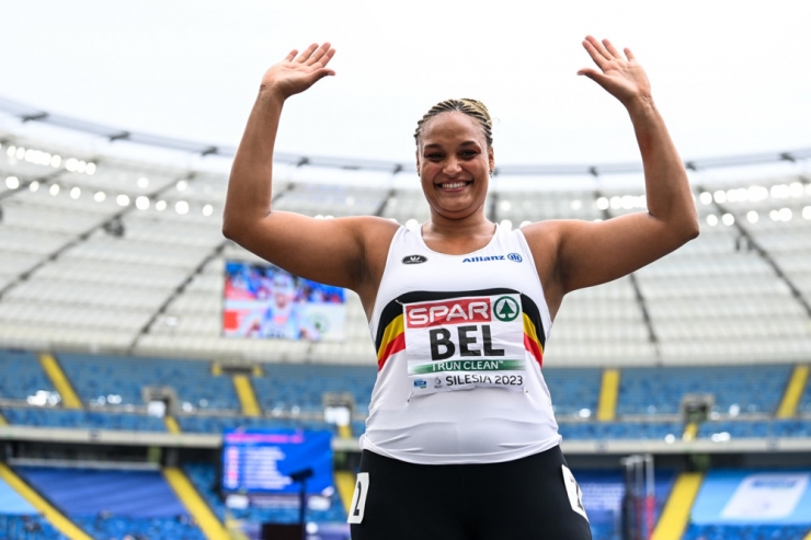 Leichtathletik / Wenn eine Kugelstoßerin im Hindernissprint antritt: Jolien Boumkwo springt ein
