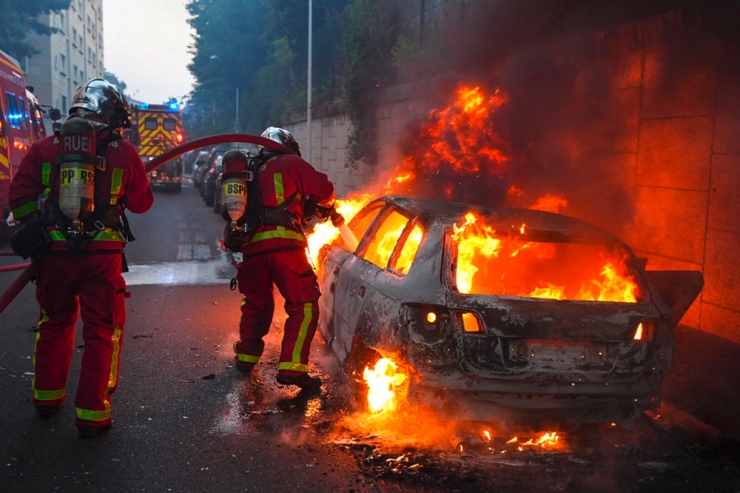 Nanterre/Paris / Proteste in Frankreich nach Tod eines 17-Jährigen bei Polizeikontrolle