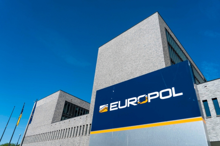 Europol / Überwachung der Encrochat-Software führte seit 2020 zu 6.558 Festnahmen