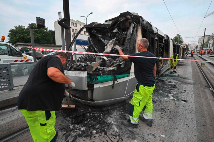 France / Le meurtre d’un jeune conducteur par un policier provoque une explosion de violence