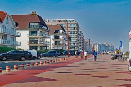 Die breite Strandpromenade in Knokke