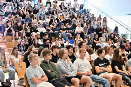 Ein gespanntes Publikum im Lycée Aline Mayrisch
