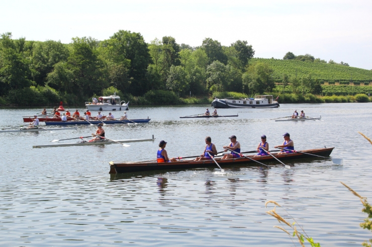 6. Wäistrooss-Regatta / Wenn kein Wind weht, hilft nur rudern – 33 Grad und 5.000 harte Meter gegen den Strom