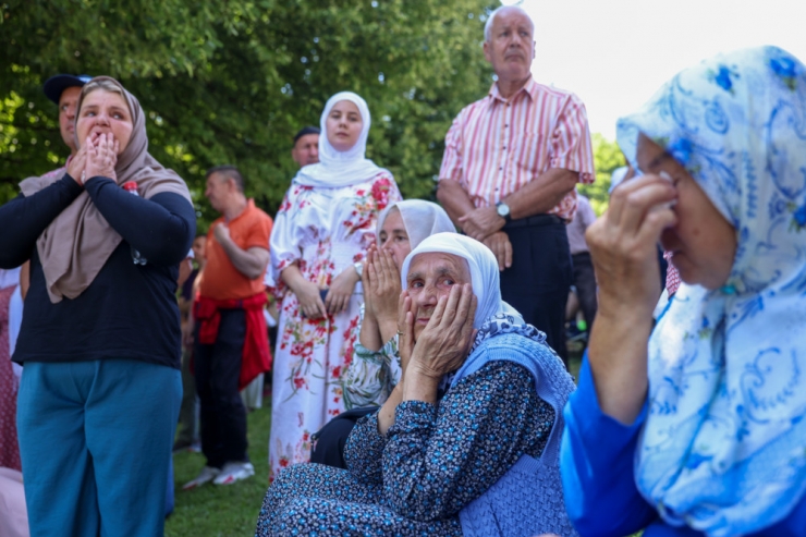 Srebrenica / 28 Jahre nach den Massenmorden werden immer noch Überreste identifizierter Opfer begraben