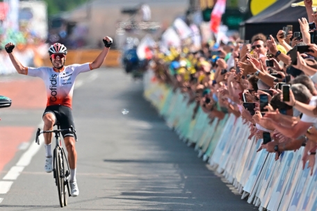 Tour de France / Izagirre gewinnt chaotische 12. Etappe, Vingegaard weiter vorne