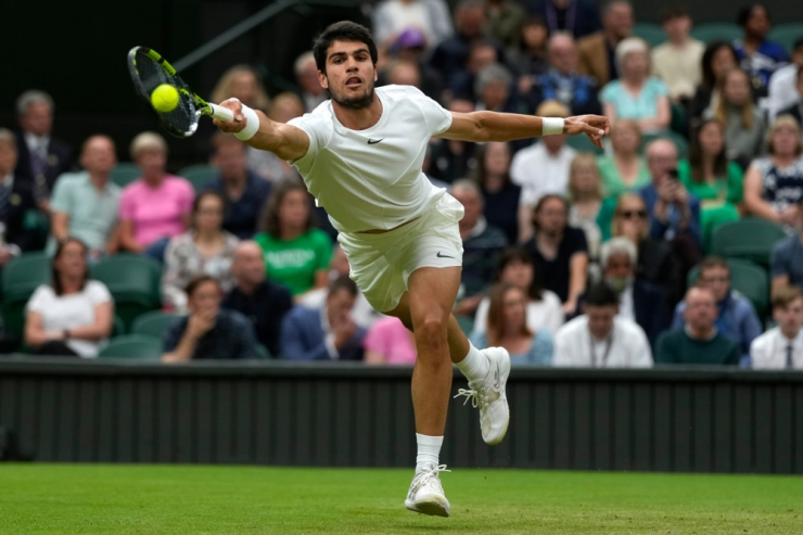 Tennis / Traumfinale in Wimbledon: Alcaraz fordert Djokovic