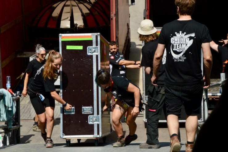 Hinter den Kulissen / Die Welt der Stagehands und Toningenieure