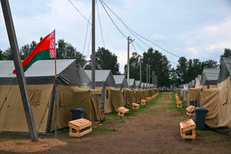 Kurzvideo / Prigoschin begrüßt Wagner-Söldner in Belarus