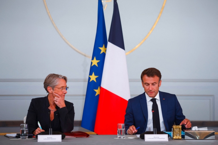 France / Des promotions pour des macronistes fidèles