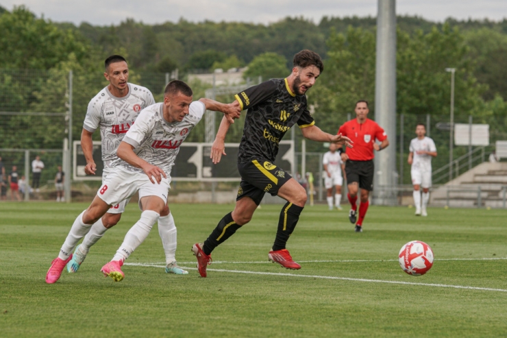 Conference League / Hitziges Duell mit chaotischem Spielverlauf: Niederkorn schlägt Gjilani mit 2:0