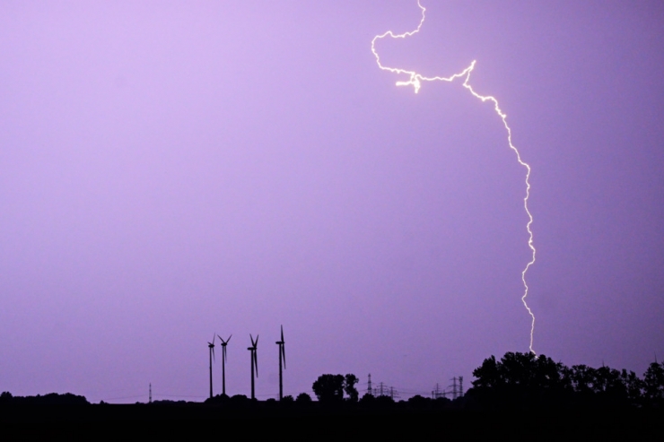 Gelbe Warnstufe / Meteolux warnt für die Nacht von Montag auf Dienstag vor Gewittern in ganz Luxemburg